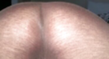 sex lop 9 Vào buổi sáng, cô nhảy lên vòi nước của một sex 2k3 người bạn nam và lừa dối chồng.