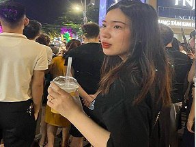 chịch nhau ko che Hai cặp đôi thay phiên làm tình nhau trên bờ biển